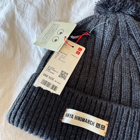 NWT Anya Hindmarch x Uniqlo Heattech Beanie Logo Eyes Knit Hat Gray Winter Cap - Picture 3 of 5
